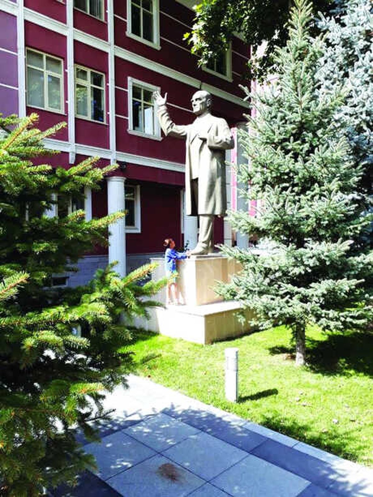 Vali, Topluma Örnek Olan Vatandaşları Ödüllendirdi