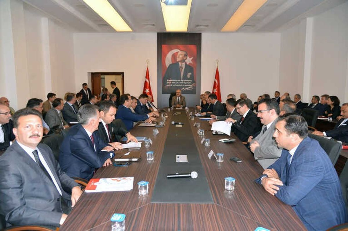 Vali Vekili Özdemir, İlçe Kaymakamları ile Bir Araya Geldi