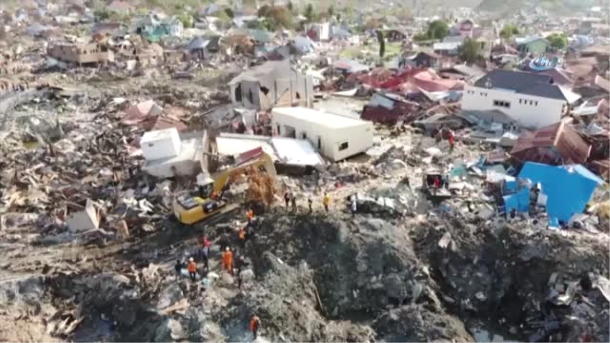 2 Binden Fazla Kişinin Öldüğü Depremden Geriye Enkaz Kaldı