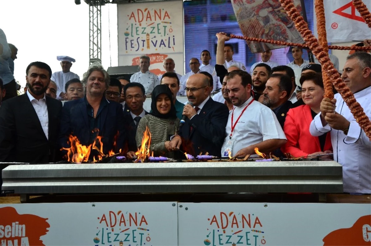 Adana Lezzet Festivali\'nde Mangal Ateşi Yakıldı