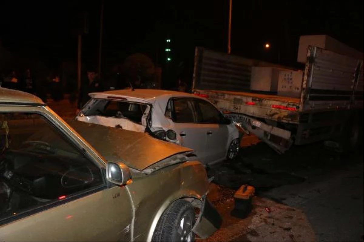 Alkollü Sürücü Zincirleme Kazaya Yol Açtı: 2 Yaralı