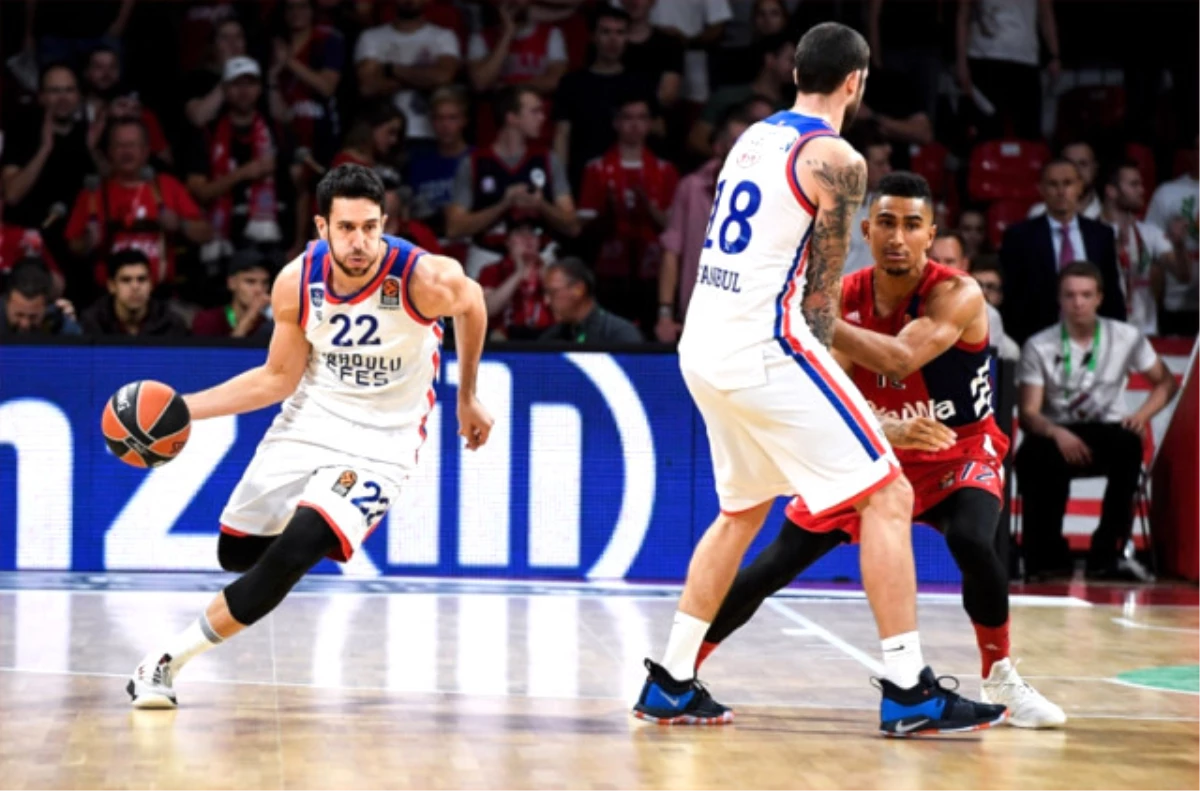 Anadolu Efes, THY Euroleaguedeki İlk Maçında Deplasmanda Bayern Münih\'i Farklı Geçti