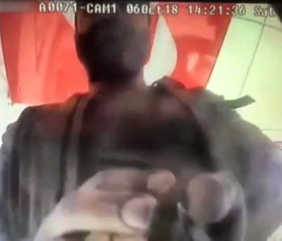 Atm\'ye Kart Kopyalama Cihazı Yerleştirirken Suçüstü Yakalandı