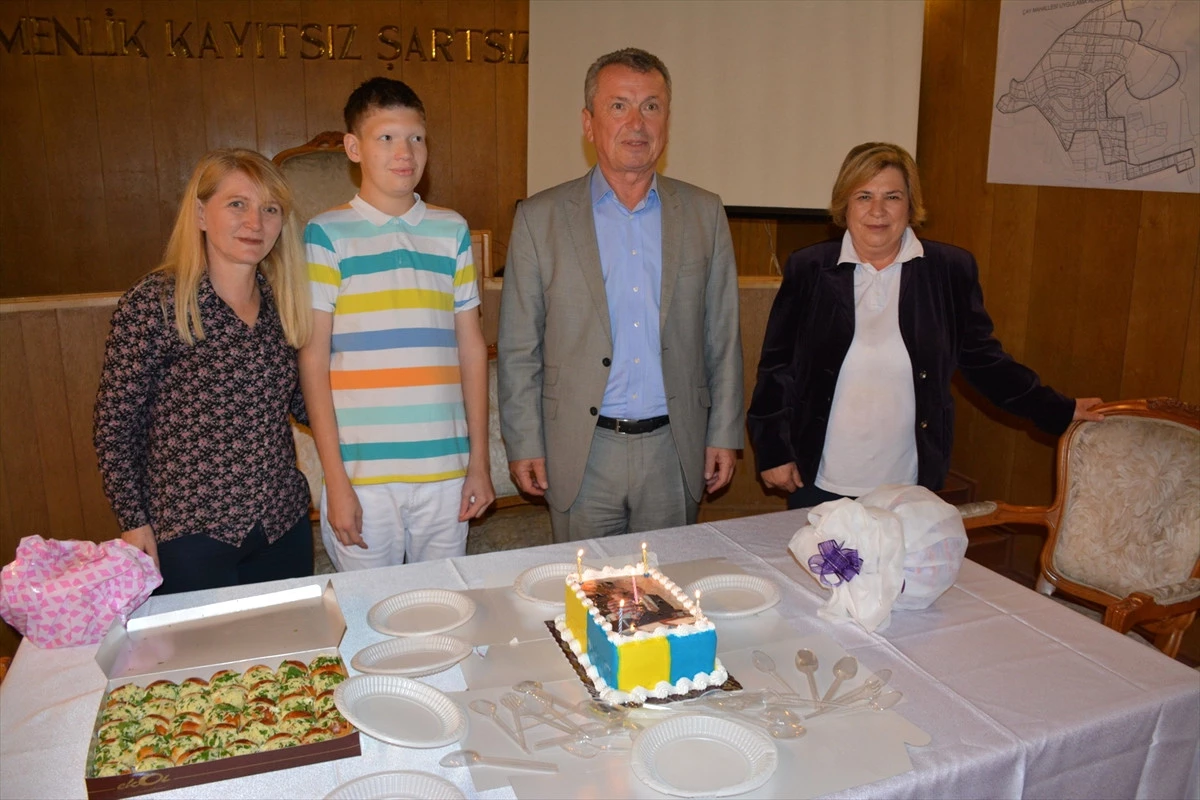 Belediye Başkanından Engelli Gence Doğum Günü Kutlaması