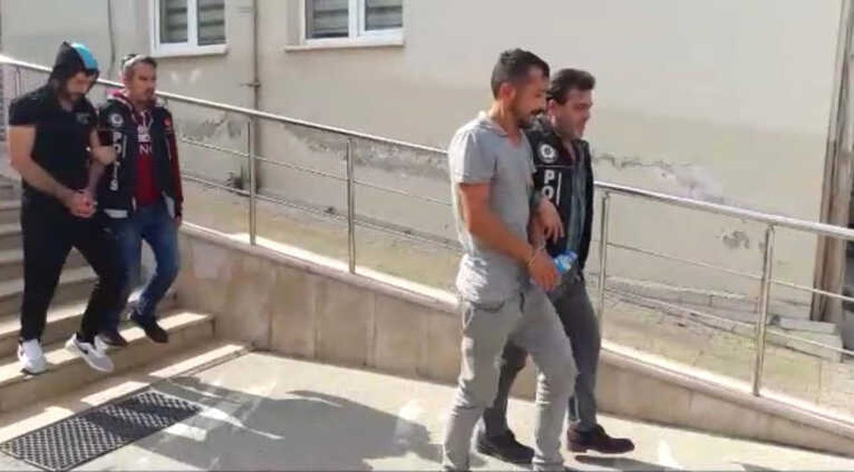 Bursa\'da Uyuşturucu Operasyonu: 4 Gözaltı