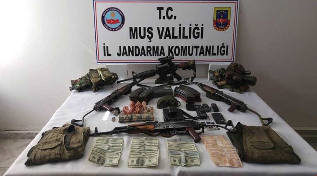 Etkisiz Hale Getirilen Teröristlerin Üzerinden Dolar Çıktı