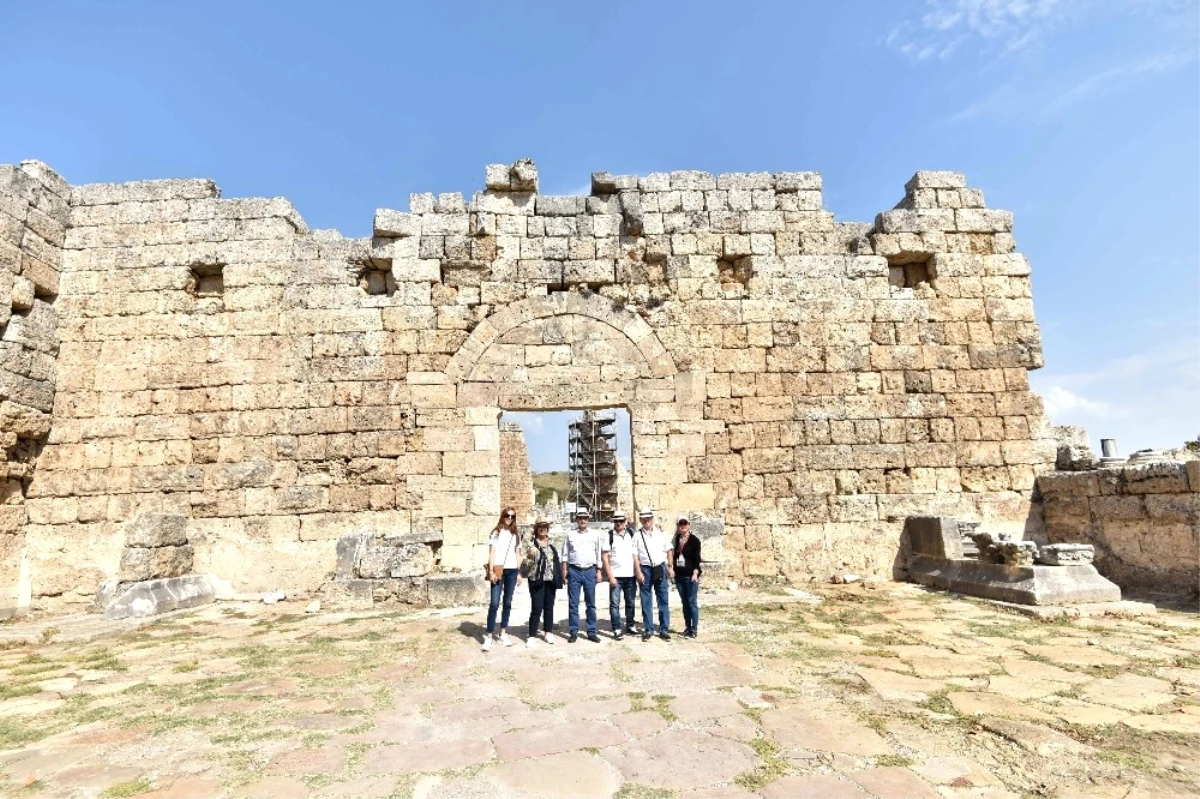 Festival Konukları Perge\'de