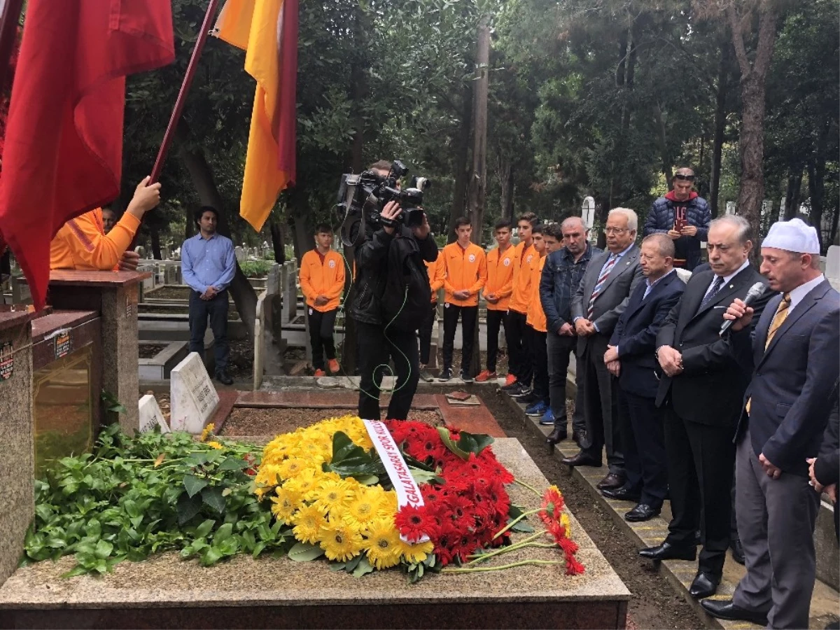 Galatasaray\'ın 113. Yıl Etkinlikleri Kapsamında Ali Sami Yen Mezarı Başında Anıldı