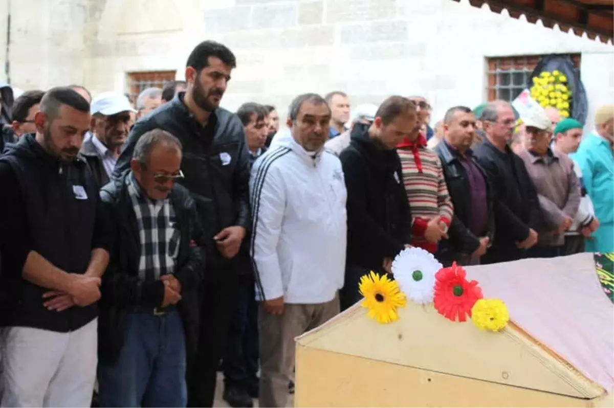 Kocası Tarafından Öldürülen Şeyda Son Yolculuğuna Uğurlandı