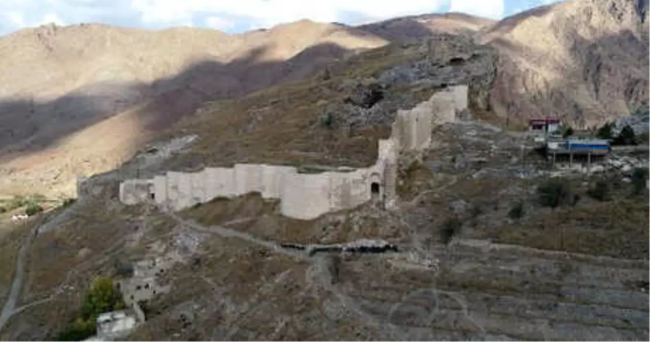 Temelinden, Burcuna 788 Yıllık Türk Kalesi