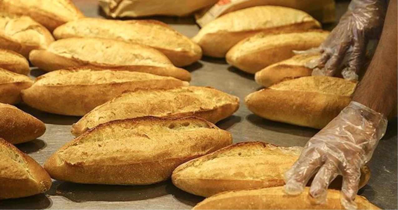Trabzon\'un Of İlçesinde Fırıncılar 1,50 TL\'ye 300 Gram Yerine 330 Gram Ekmek Satıyor