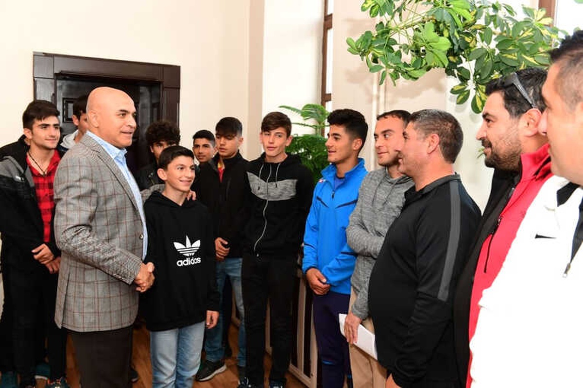 Yakutiyespor\'dan Bb Erzurumspor\'a Destek