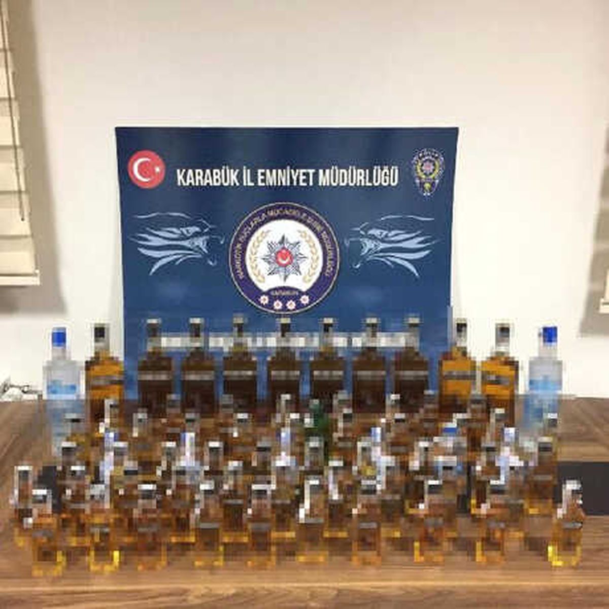 Yolcu Otobüsünde Kaçak İçki Ele Geçirildi