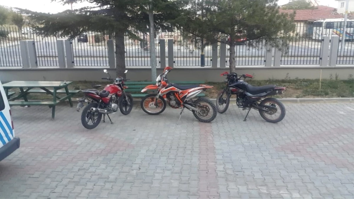 Ankara\'dan Çaldığı Motosikletleri Bolvadin\'de Satarken Yakalandı