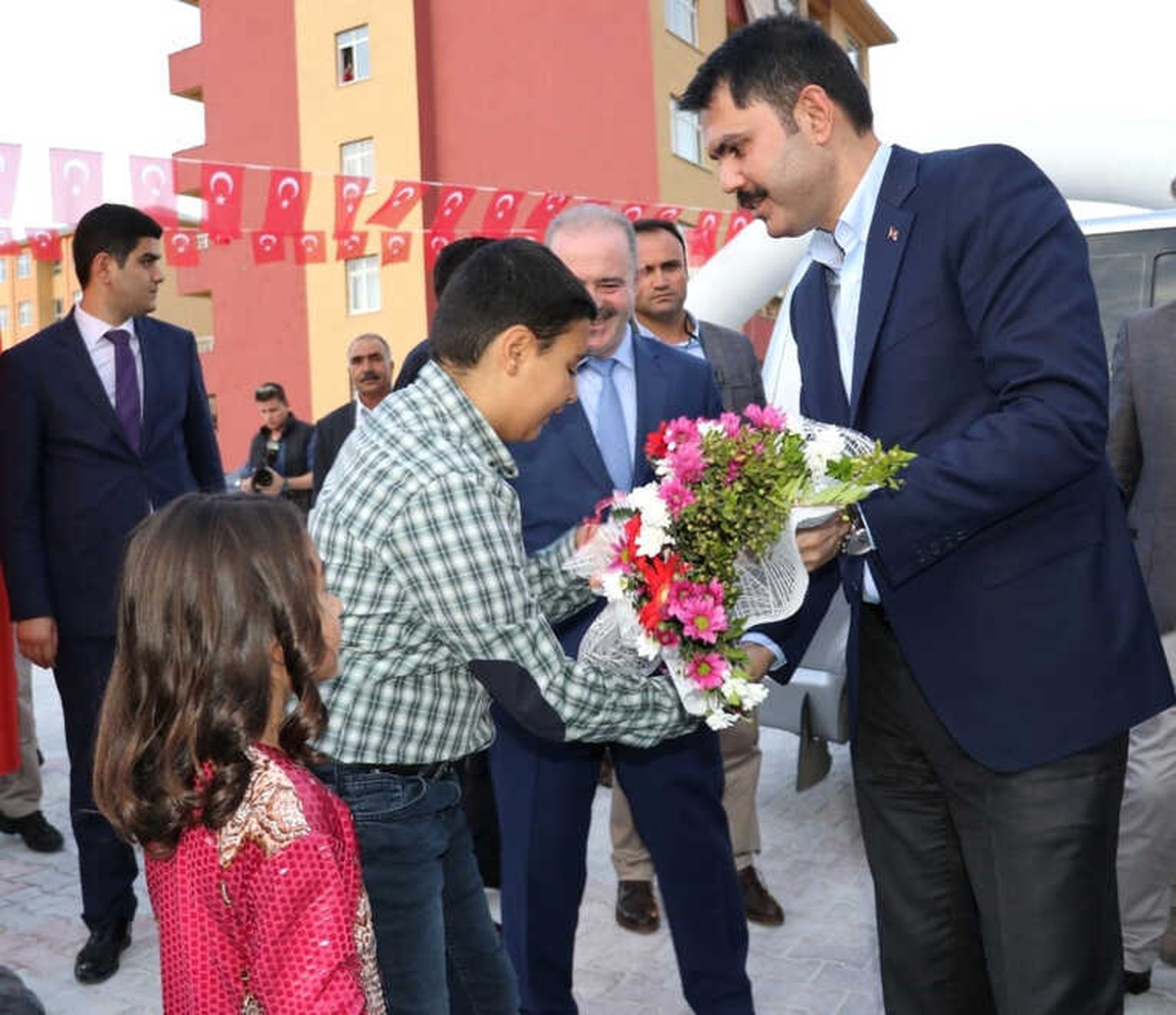 Bakan Kurum \'Tarihi Van Evleri\'nin Açılışını Gerçekleştirdi