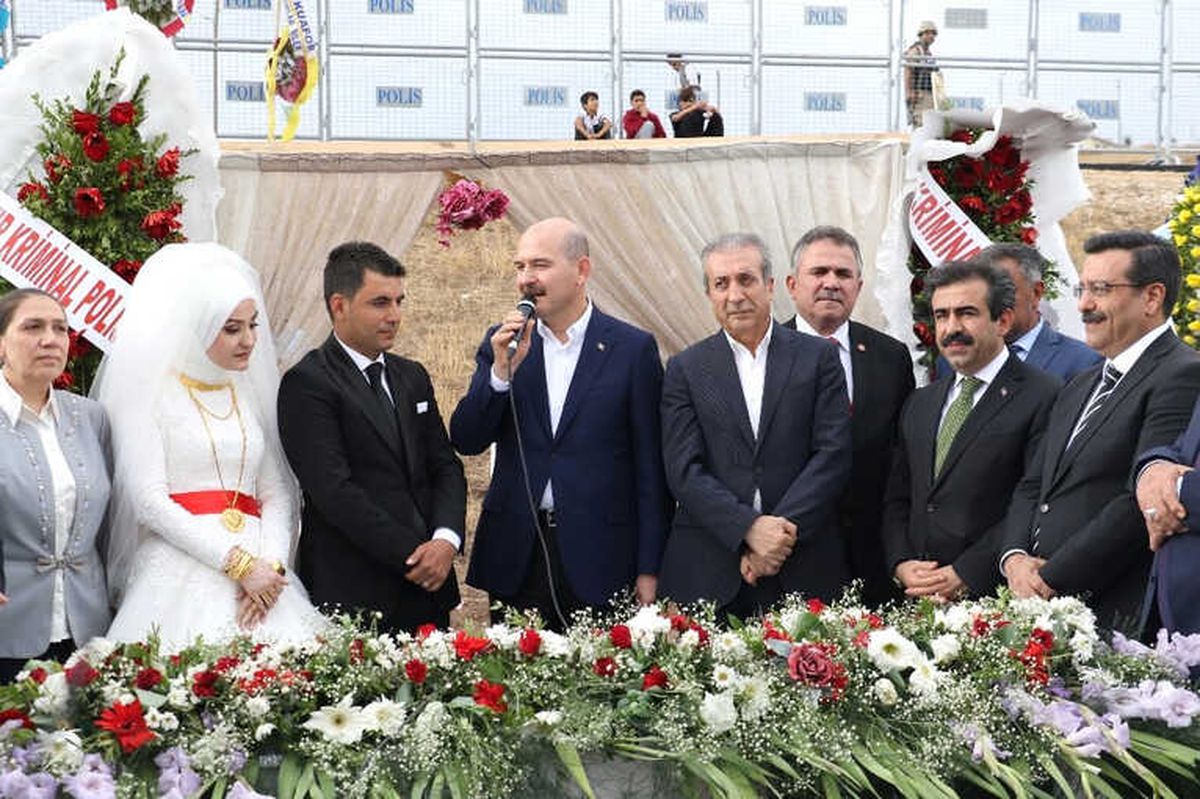 Bakan Soylu, Diyarbakır\'da Düğüne Katıldı