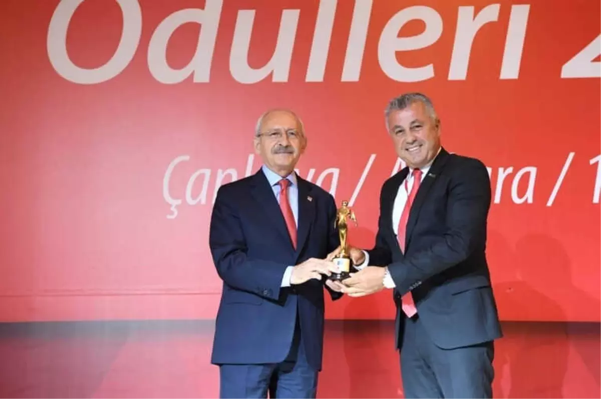 Başkan Sözen Ödülünü Kılıçdaroğlu\'ndan Aldı