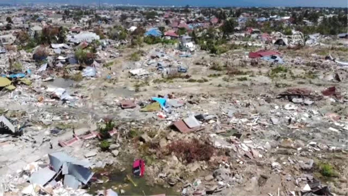 Endonezya\'daki Deprem Bölgesi Havadan Görüntülendi - Palu