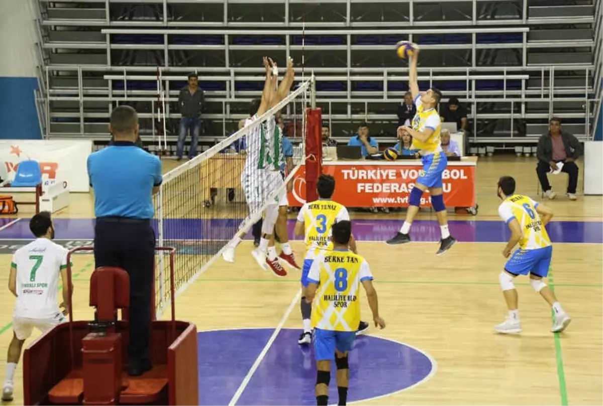 Haliliye Belediyespor Voleybol Takımından 3-1\'lik Galibiyet