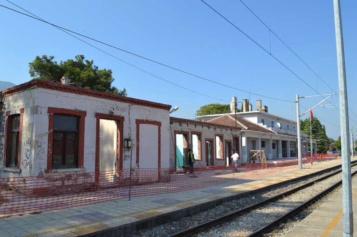 Kırkağaç Tren Garında Restorasyon Başladı
