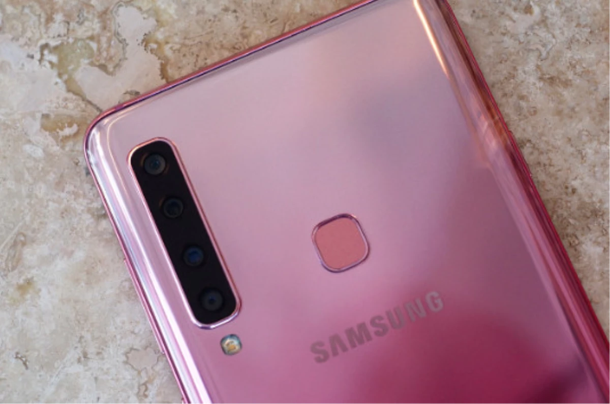 Samsung Galaxy A9, Dört Kameralı ve Instagram İçin Optimize Edildi