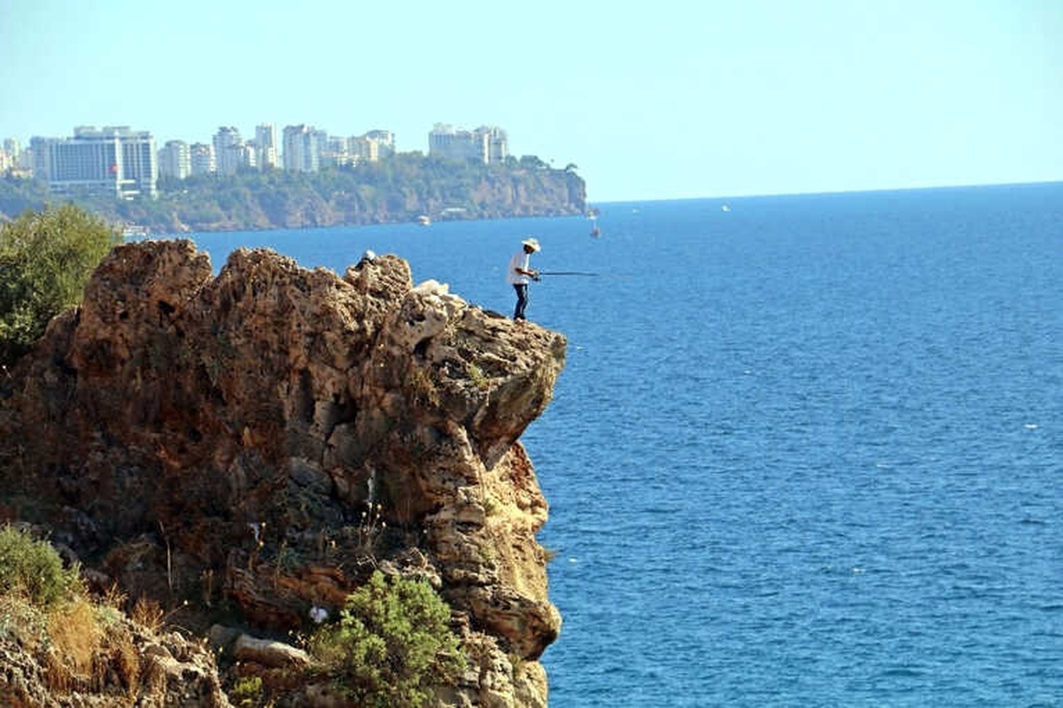 30 Metrelik Falezlerin Ucunda Ölümüne Olta