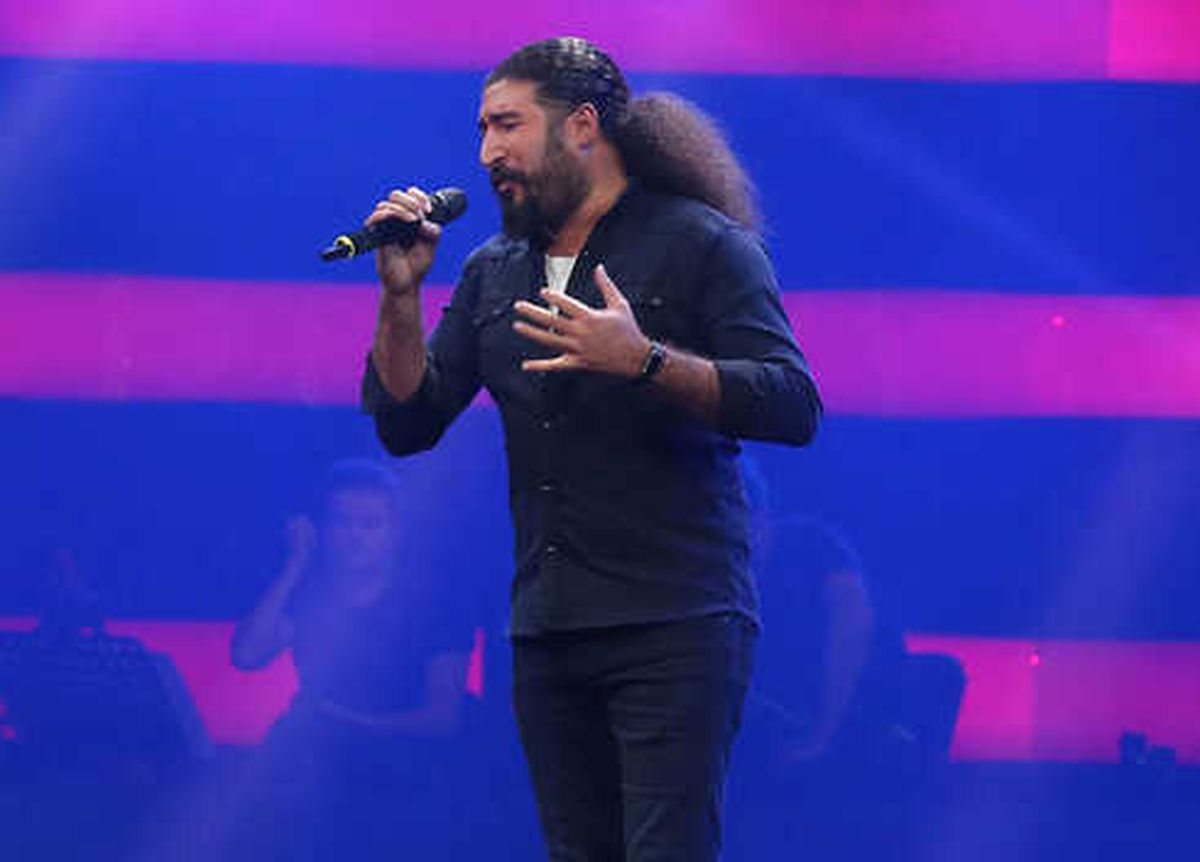 Acun Ilıcalı İstedi, Ferat Bir de Rock Performansı Sergiledi!