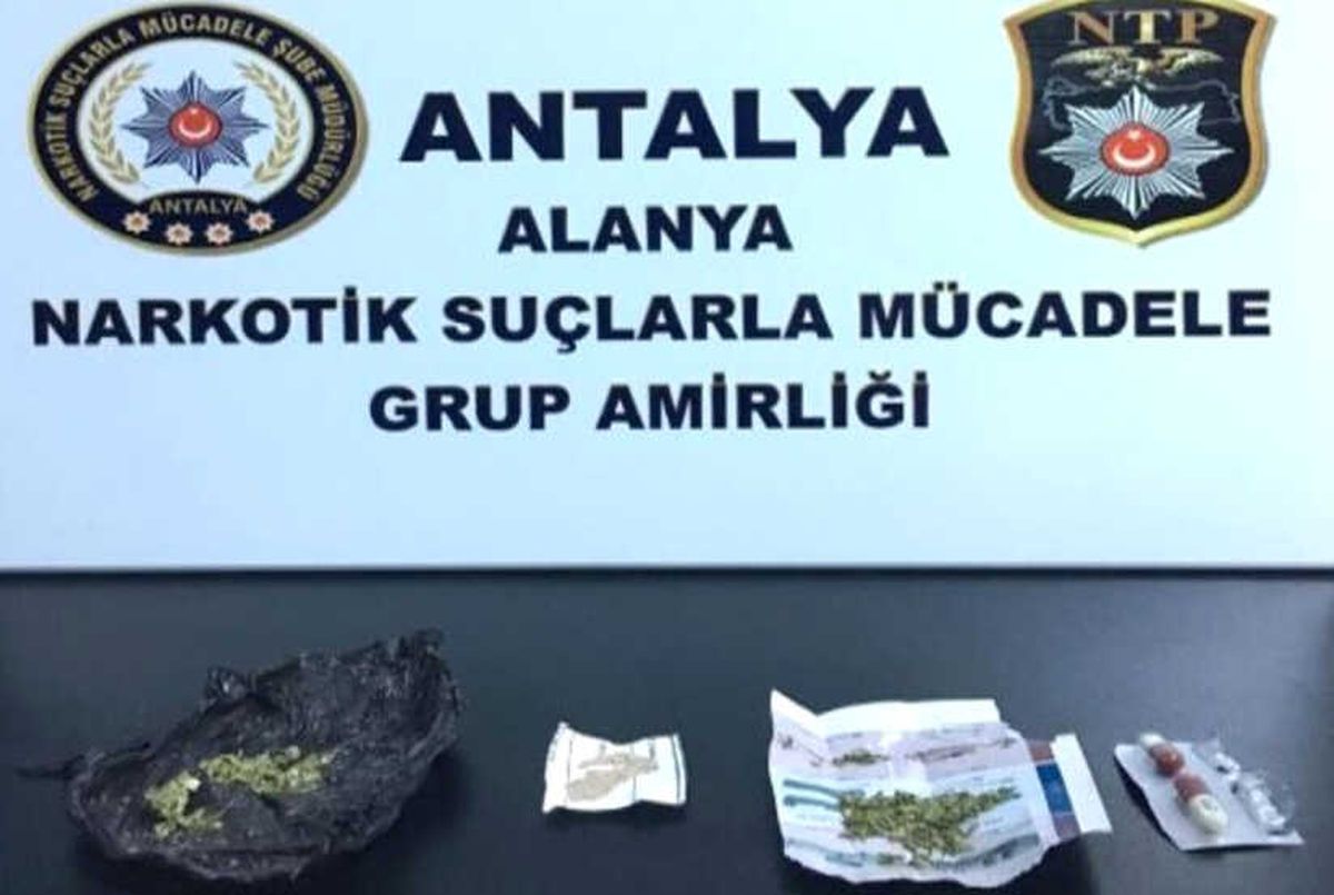 Alanya\'da Uyuşturucu Operasyonu: 3 Gözaltı