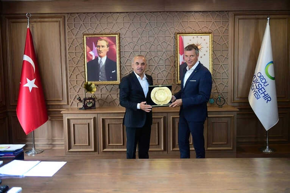 Alman Recklinghausen Belediye Başkanı Ordu\'da