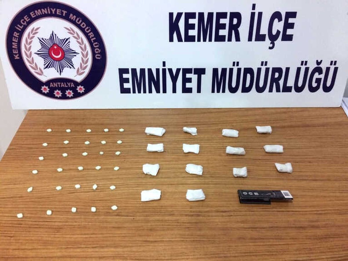 Antalya\'da Genetiğiyle Oynanarak Ölümcül Derecede Etkisi Artırılmış Uyuşturucu Ele Geçirildi