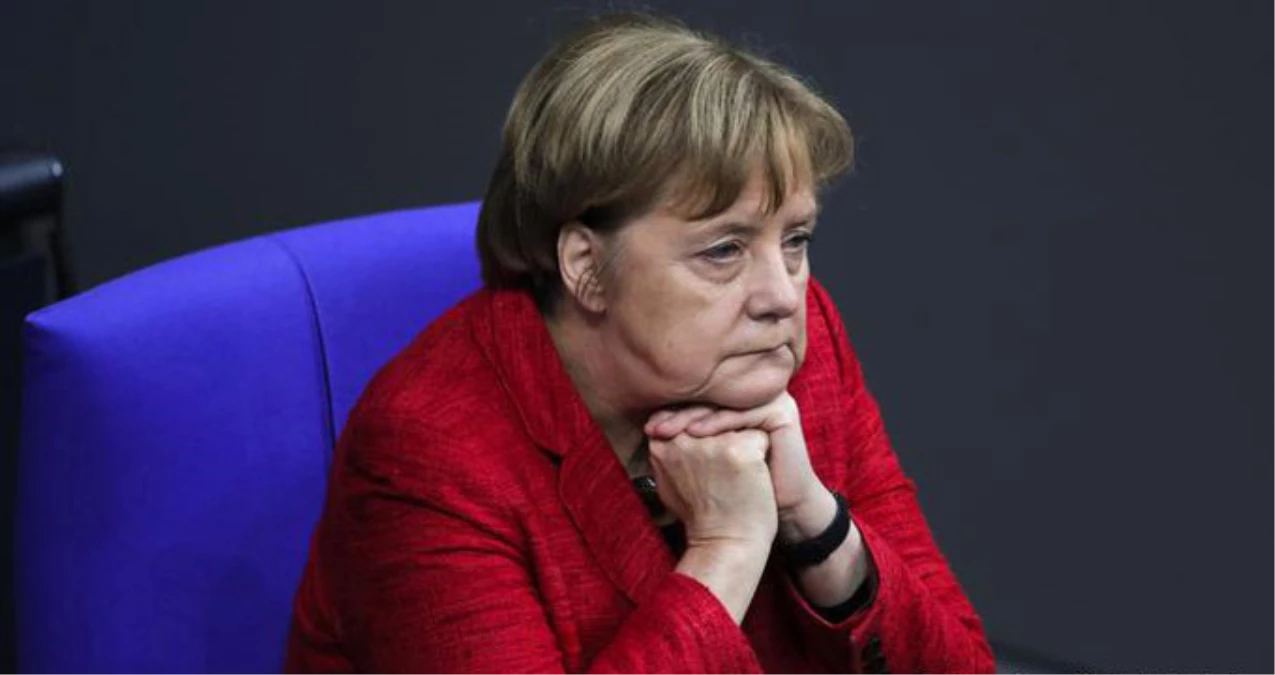 Bavyera Seçimlerinde Merkel\'e Soğuk Duş! 68 Yıl Sonra İlk Kez Çoğunluğu Kaybetti