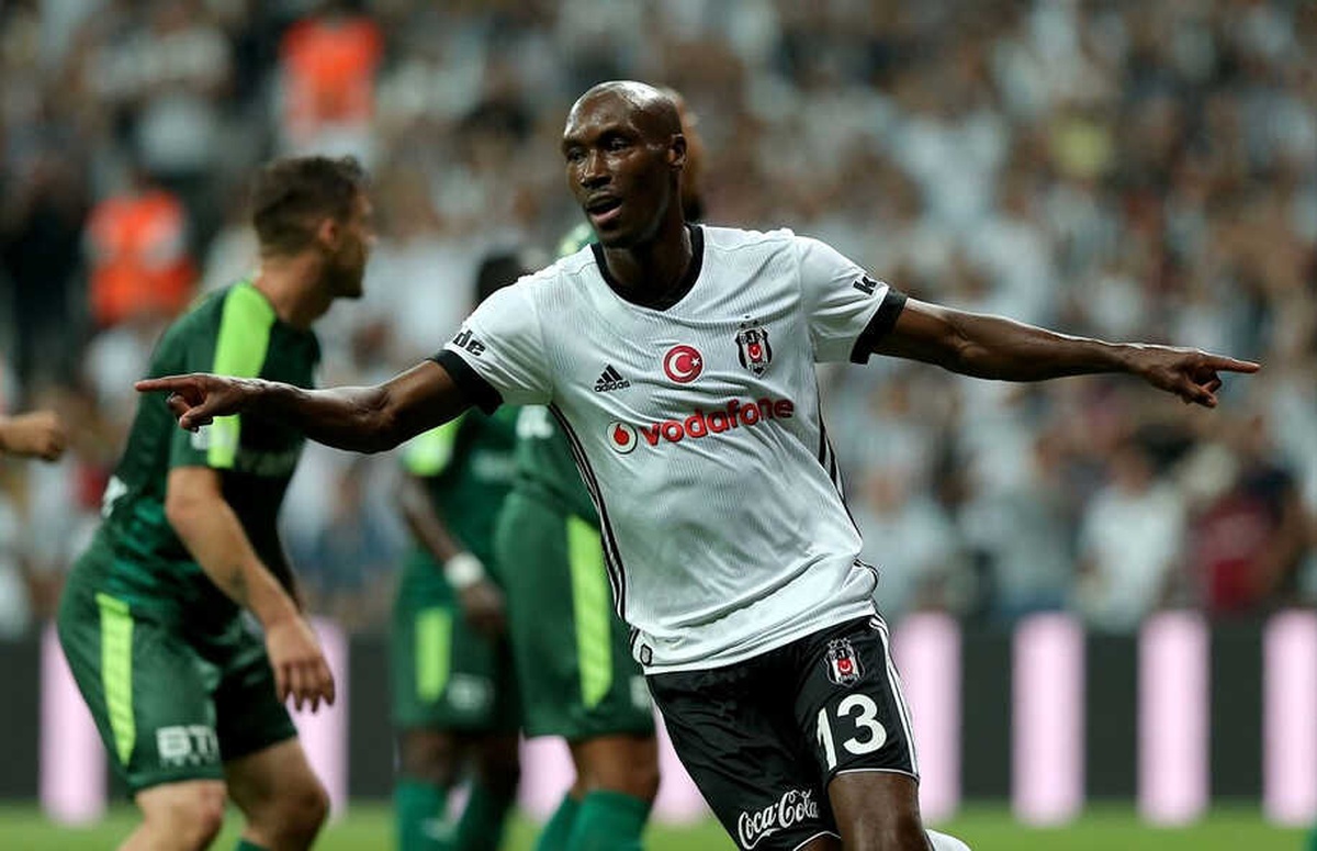 Beşiktaş\'ın Kanadalı Oyuncusu Atiba Hutchinson: Futbolu Beşiktaş\'ta Bırakmak İstiyorum