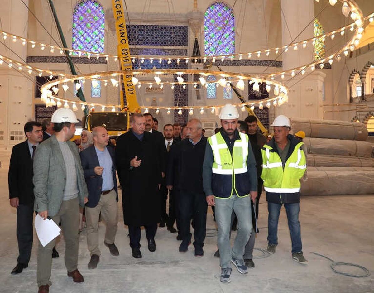 Cumhurbaşkanı Erdoğan, Çamlıca Camii\'nde İncelemelerde Bulundu