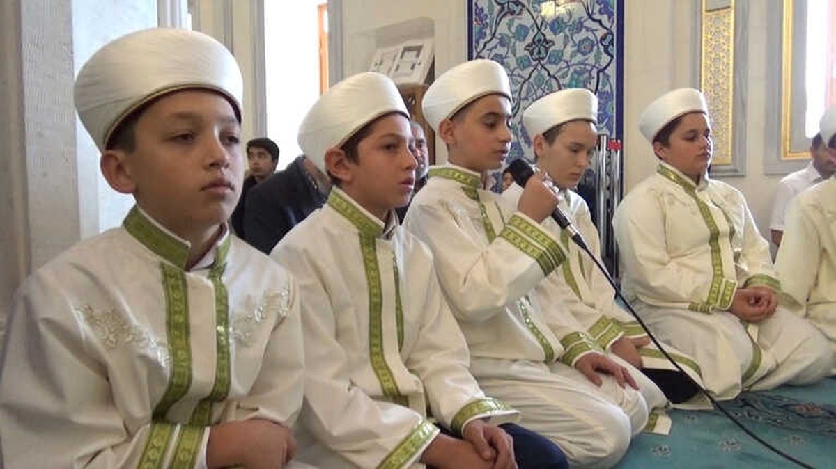 Diyanet İşleri Başkanlığı Din Hizmetleri Genel Müdürü Albayrak: "Türkiye\'de 70 Bin Öğrenci Hafızlık...