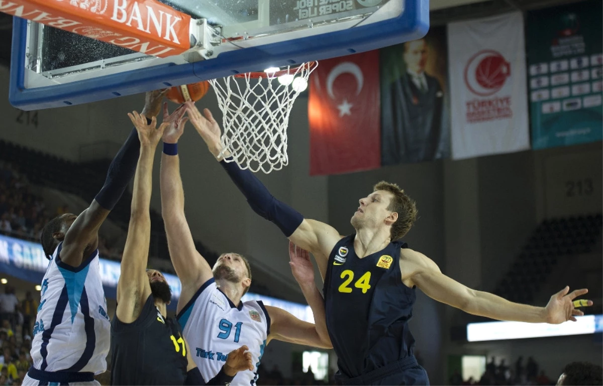 Basketbol Liginin 2. Haftasında Fenerbahçe, Türk Telekom\'u 80-72 Mağlup Etti