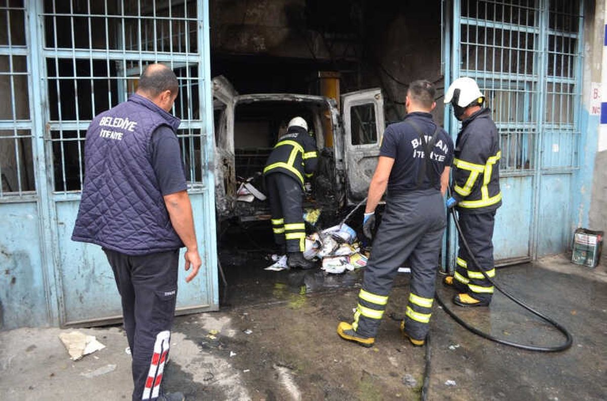 İş Yerindeki Araç Kül Oldu
