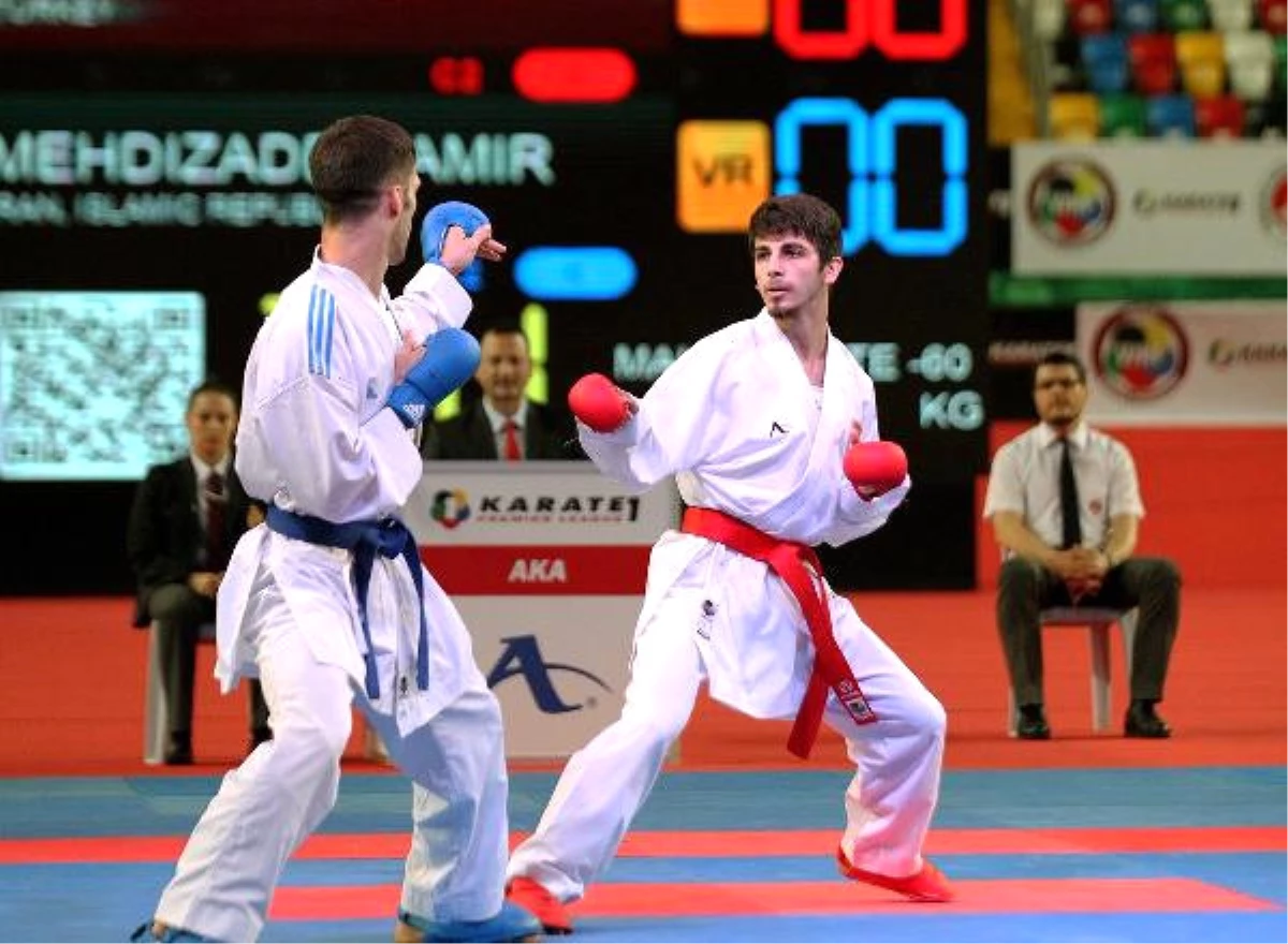 Milli Karateciler Tokyo\'da Üç Altın Madalya Kazandı