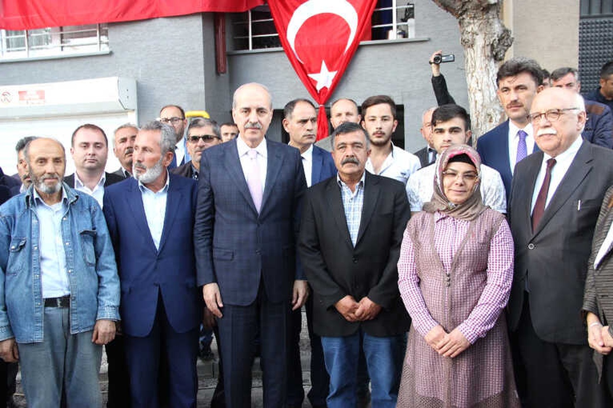 Numan Kurtulmuş\'tan Şehit Evi Ziyareti