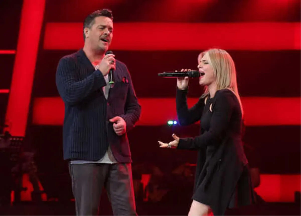 O Ses Türkiye\'de Bir İlk! Beyazıt Öztürk Yarışmacıyla Düet Yaptı...