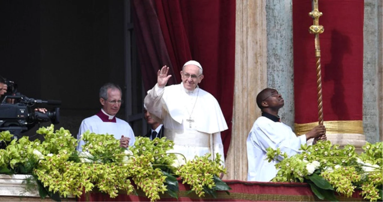 Papa Francis, Çocuklara Cinsel İstirmarda Bulunan İki Başpiskoposu Meslekten Men Etti