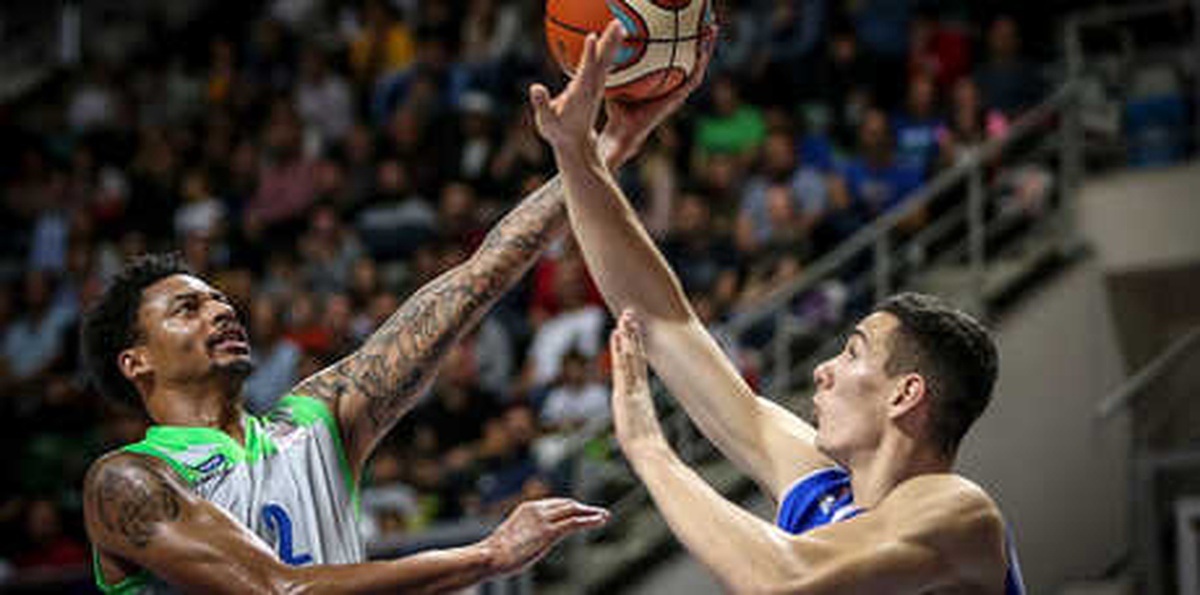 Tofaş - İstanbul Büyükşehir Belediyespor: 73-61