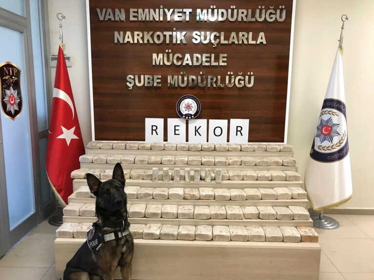 Van\'da 100 Kilo Eroin Ele Geçirildi