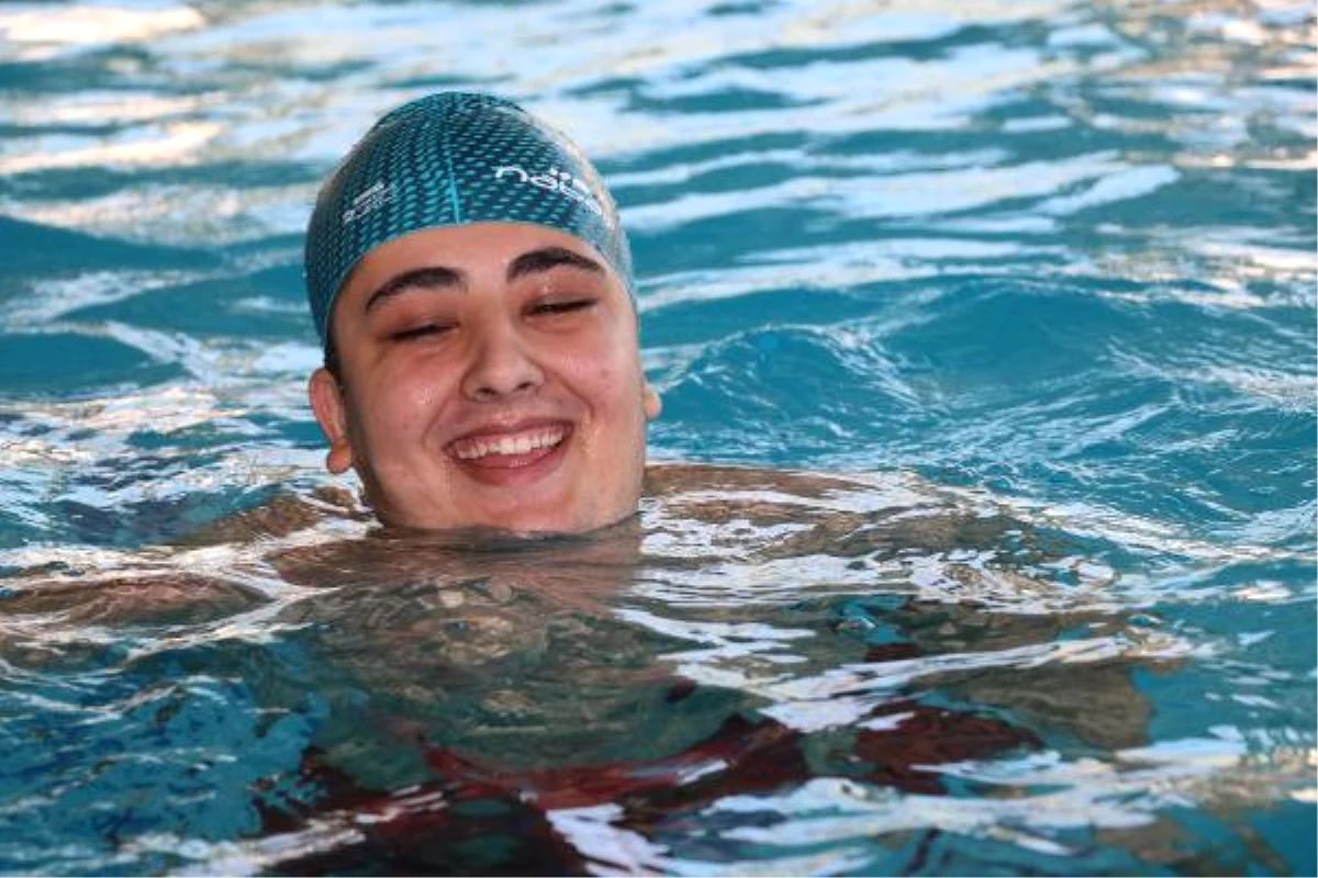 Yüzme Sporu Otizimli Gencin Hayatını Değiştirdi