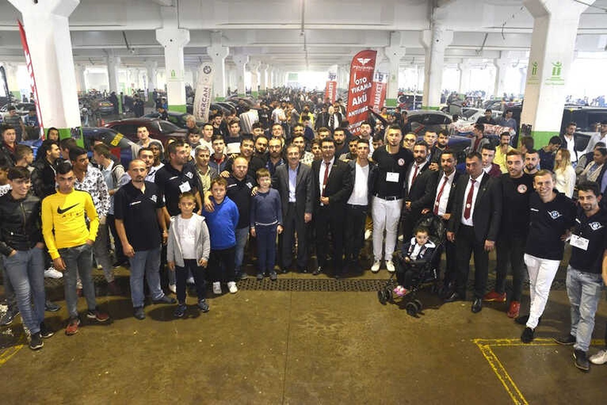 Başkan Ataç Otomobil Tutkunları ile Buluştu