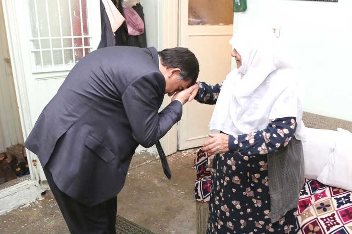 Başkan Fadıloğlu\'nun Ziyareti Hayriye Teyzeyi Sevindirdi