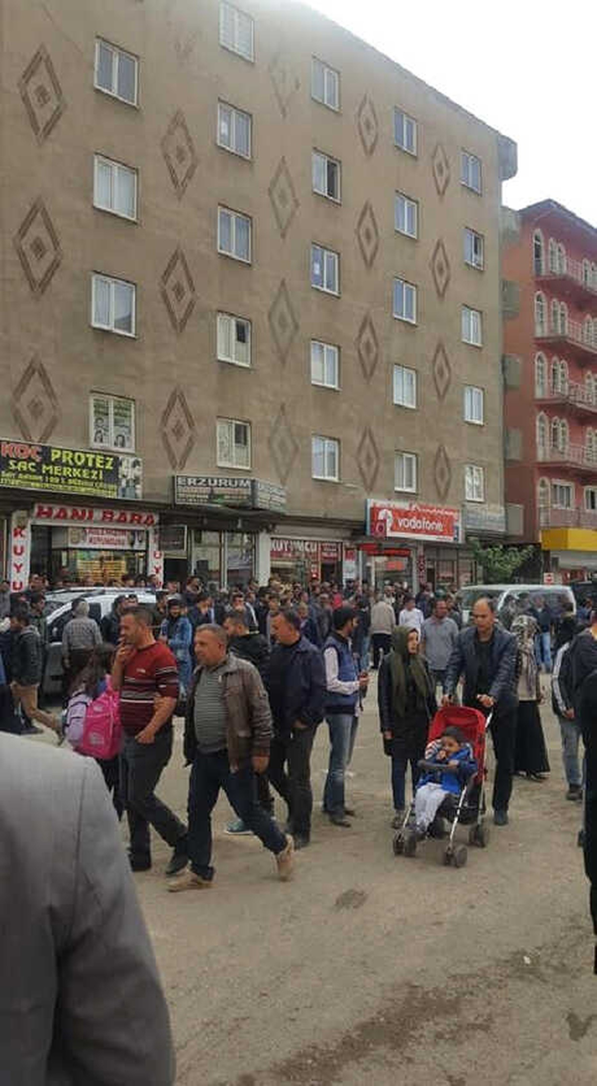 Doğubayazıt\'ta 3 Kardeşe Silahlı Saldırı: 1 Ölü, 2 Yaralı