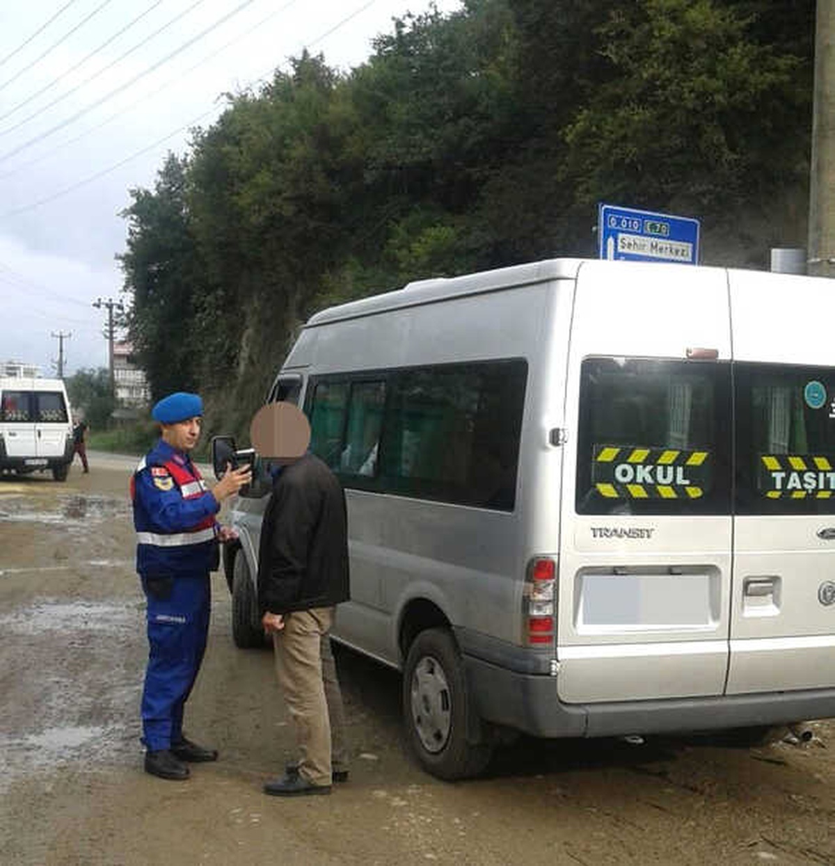 Giresun\'da Alkollü Öğrenci Servisi Sürücüsü Jandarmaya Yakalandı