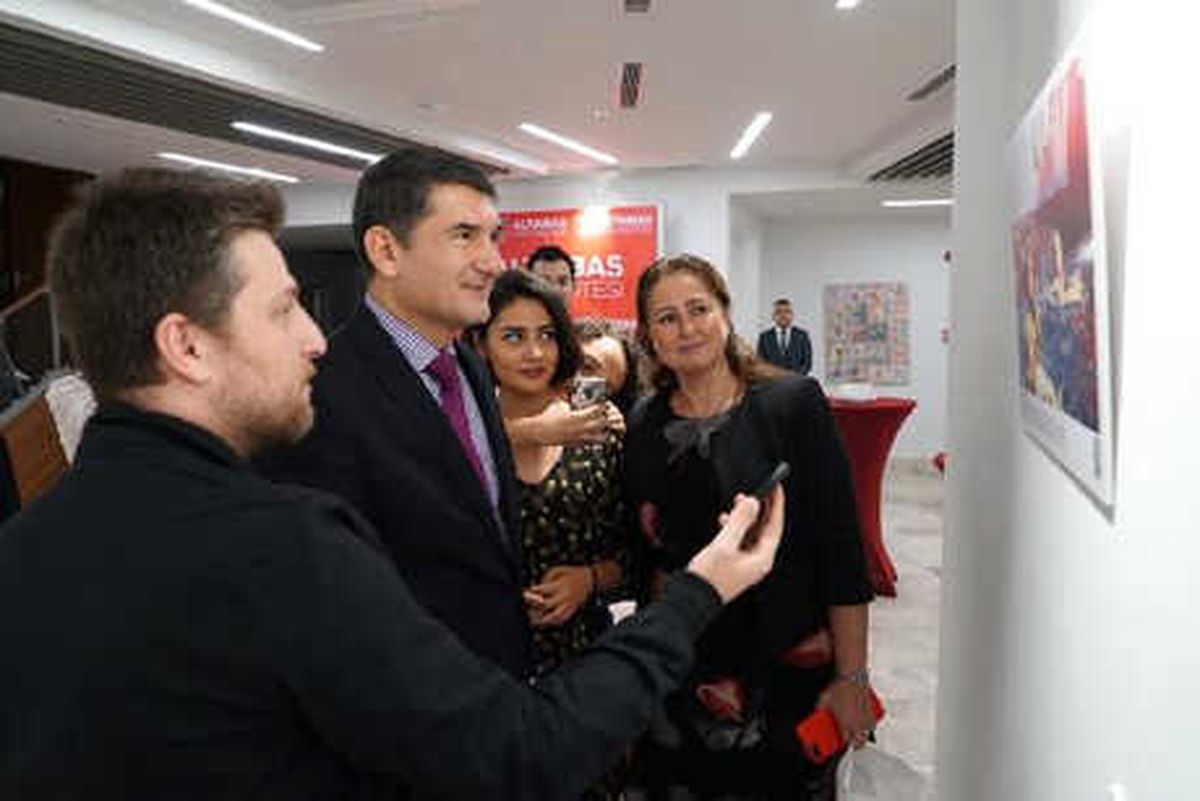 Görme Engelliler Fotoğrafları Dinleyebilecekler