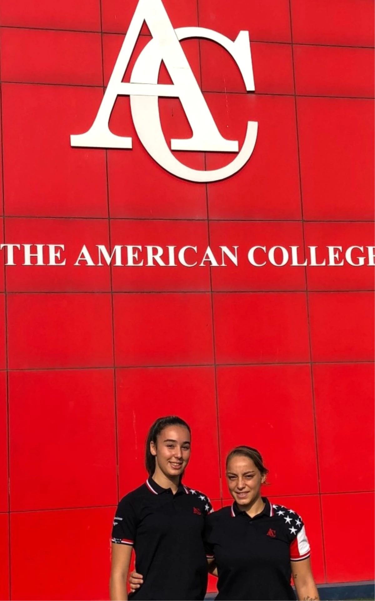 KKTC Kadın Milli Futbol Takımı\'na Amerikan Kolej\'li İki Öğrenci Seçildi