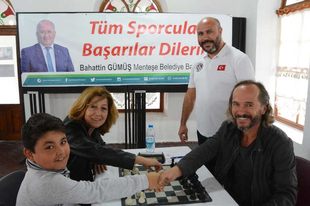 Menteşe\'de Cumhuriyet Bayramı Satranç Turnuvası